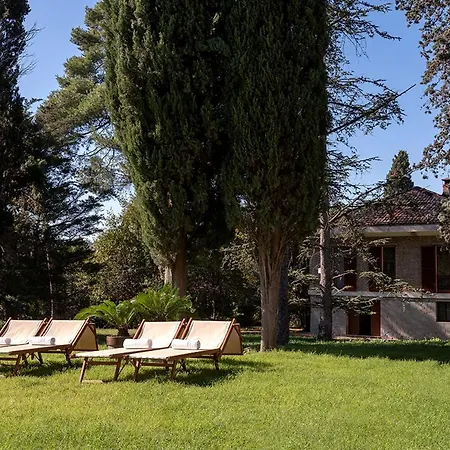 Cipressi By Victoria Palace *