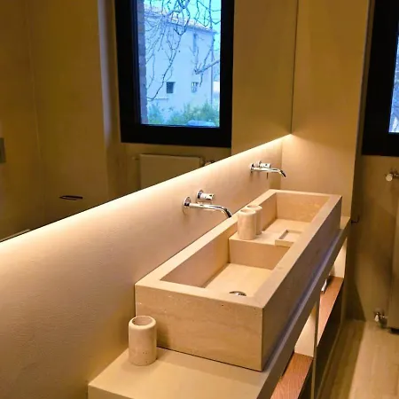 Cipressi By Victoria Palace *